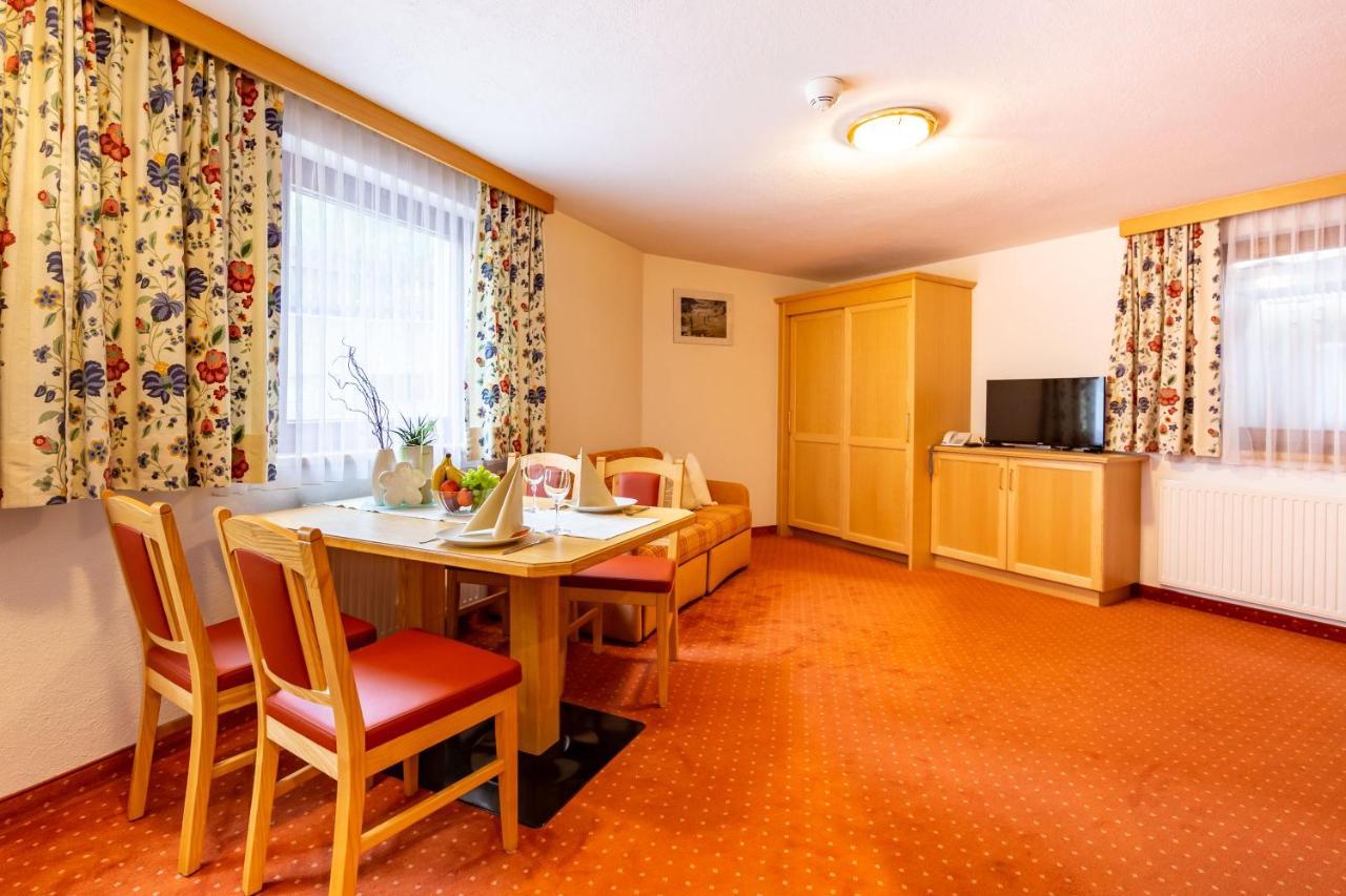 Hotel Garni Tyola Ischgl Exterior photo